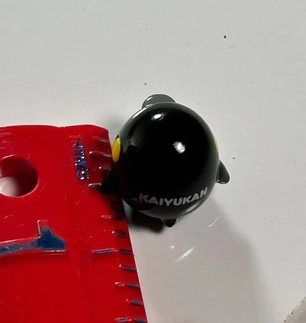 Kaiyukan Penguin tiny figure